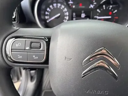 Photo 13 Citroën C3 Aircross  PureTech 110ch S&S Rip Curl