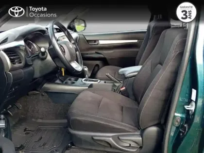Photo 10 Toyota Hilux  2.8 D-4D 204ch X-Tra Cabine Légende 4WD BVA MY24