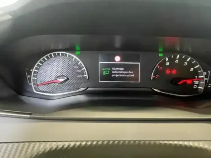 Photo 11 Peugeot 2008  1.2 PureTech 100ch S&S Style