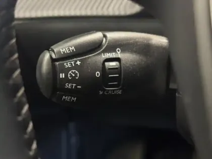 Photo 14 Peugeot 2008  1.2 PureTech 100ch S&S Style