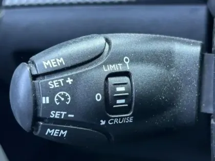 Photo 9 Peugeot 2008  1.2 PureTech 130ch S&S Allure EAT8 7cv