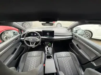 Photo 7 Volkswagen Golf  1.5 eTSI EVO2 150ch R-Line Edition DSG7