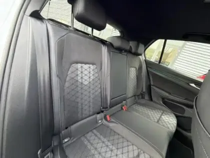 Photo 11 Volkswagen Golf  1.5 eTSI EVO2 150ch R-Line Edition DSG7