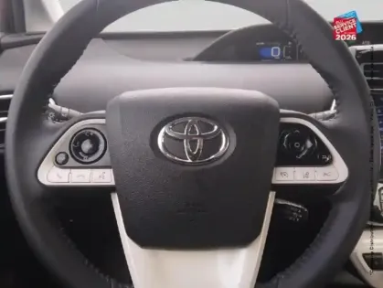 Photo 11 Toyota Prius  122h Dynamic Pack Premium RC18 GPS Camera Attelage