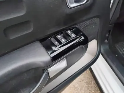 Photo 11 Citroën C3  1.2 PureTech 110ch S&S Shine EAT6