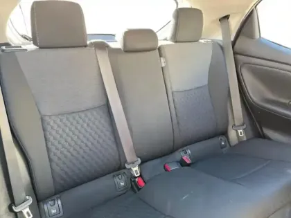 Photo 13 Toyota Yaris  116h Dynamic 5p MY22