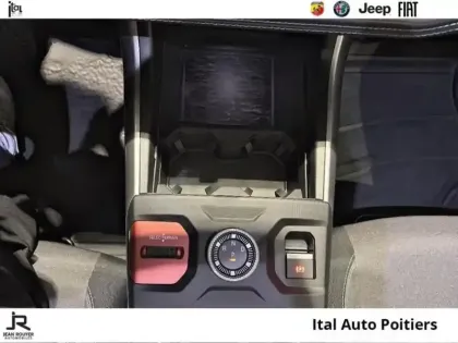 Photo 13 Jeep Compass  1.2 Turbo T3 145ch e-Hybrid Altitude BVR6