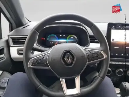 Photo 11 Renault Clio  1.6 E-Tech hybride 145ch Techno