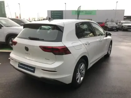 Photo 8 Volkswagen Golf  1.0 eTSI OPF 110ch Life Plus DSG7