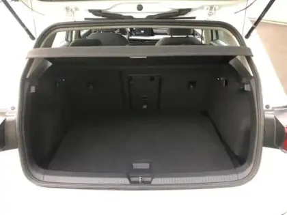 Photo 10 Volkswagen Golf  1.0 eTSI OPF 110ch Life Plus DSG7