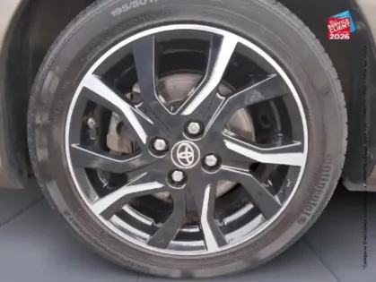 Photo 24 Toyota Yaris  HSD 100h Collection 5p