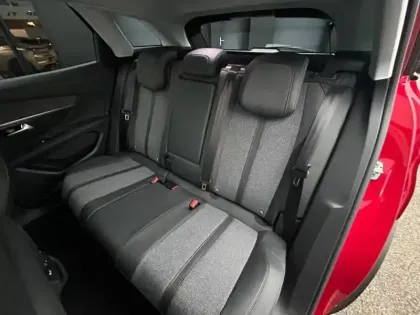 Photo 8 Peugeot 3008  1.2 PureTech 130ch Allure S&S EAT8  6cv