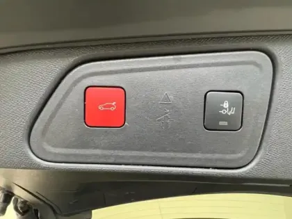 Photo 9 Peugeot 3008  Plug-in Hybrid 225ch GT e-EAT8