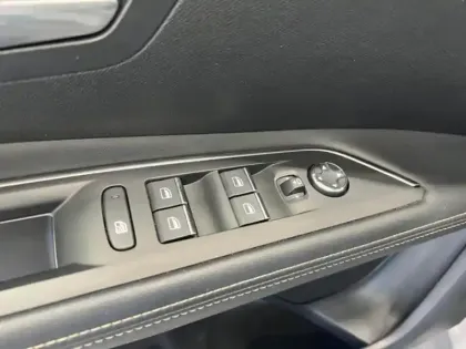 Photo 10 Peugeot 3008  Plug-in Hybrid 225ch GT e-EAT8