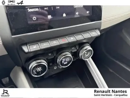 Photo 10 Renault Clio  1.3 TCe 140ch Initiale Paris