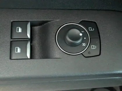 Photo 12 Ford Transit Courier Gén. II Ph1 Trend 2