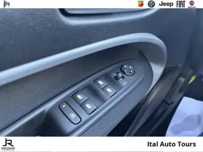 Photo 13 Jeep Avenger  1.2 Turbo T3 110ch MHEV Longitude BVR6 eHybrid