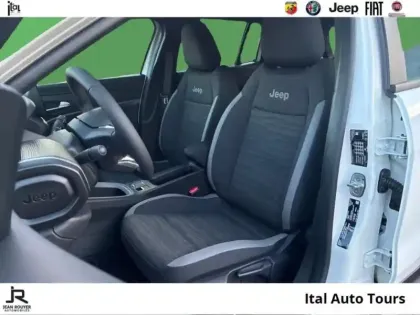 Photo 8 Jeep Avenger  1.2 Turbo T3 110ch MHEV Longitude BVR6 eHybrid