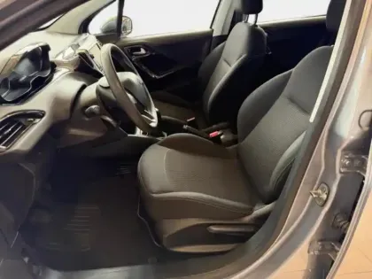 Photo 13 Peugeot 208  1.5 BlueHDi 100ch E6.c Active 5p