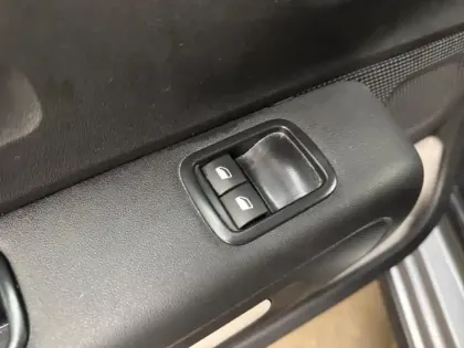 Photo 12 Citroën C3  1.5 BlueHDi 100ch S&S Feel E6.d