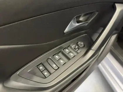 Photo 14 Peugeot 308  1.2 PureTech 130ch S&S Allure Pack EAT8