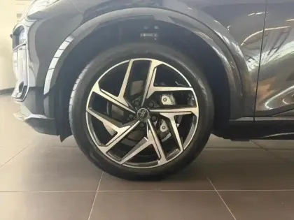 Photo 10 Audi Q6 E-tron  e-tron 306ch performance S line