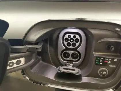 Photo 9 Audi Q6 E-tron  e-tron 306ch performance S line