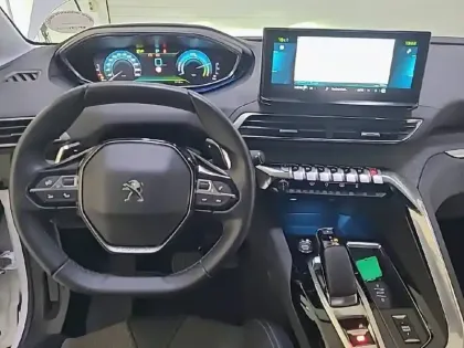 Photo 43 Peugeot 3008  Hybrid 225 e-EAT8