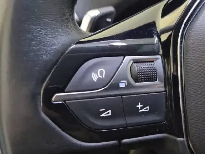 Photo 64 Peugeot 3008  Hybrid 225 e-EAT8