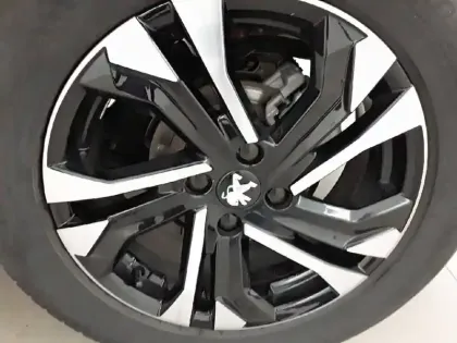 Photo 12 Peugeot 2008  PureTech 130 S&S EAT8