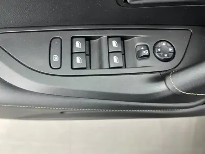 Photo 40 Peugeot 2008  PureTech 130 S&S EAT8