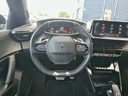 Photo 8 Peugeot 2008  PureTech 130 S&S EAT8