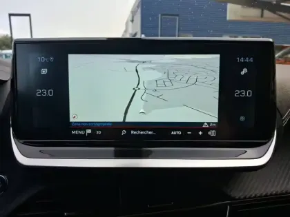 Photo 19 Peugeot 2008  PureTech 130 S&S EAT8