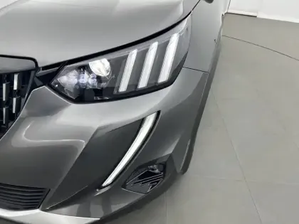 Photo 35 Peugeot 2008  PureTech 130 S&S EAT8