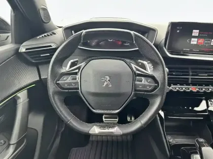 Photo 28 Peugeot 2008  PureTech 130 S&S EAT8