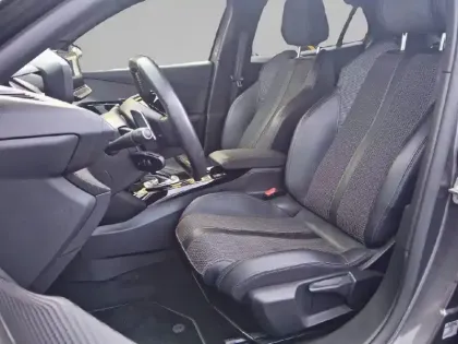 Photo 10 Peugeot 2008  PureTech 130 S&S EAT8