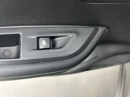 Photo 38 Peugeot 2008  PureTech 130 S&S EAT8