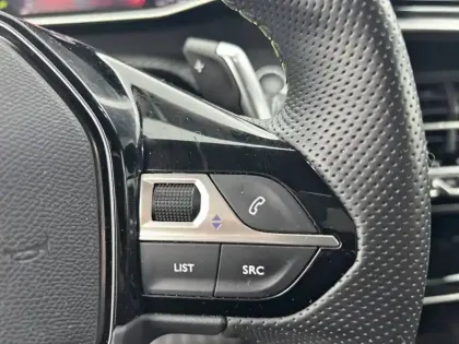 Photo 42 Peugeot 2008  PureTech 130 S&S EAT8