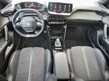 Photo 7 Peugeot 2008  PureTech 130 S&S EAT8