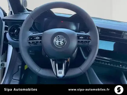 Photo 11 Alfa Romeo Junior  1.2 Ibrida 136 ch eDCT6