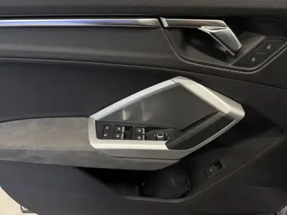 Photo 30 Audi Q3  35 TFSI 150 ch S tronic 7