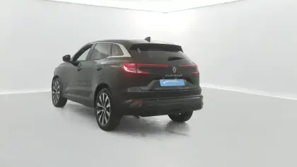 Photo 27 Renault Austral  E-Tech full hybrid 200 GSR2