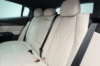 Photo 15 Maserati Grecale  L4 330 ch Hybride