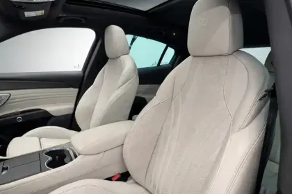 Photo 14 Maserati Grecale  L4 330 ch Hybride