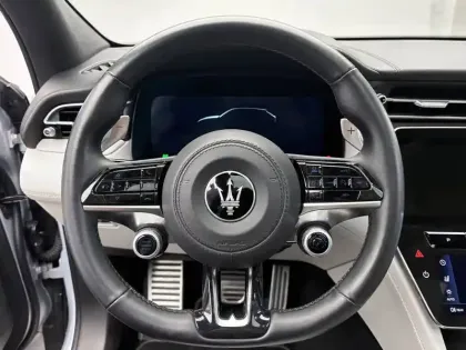 Photo 12 Maserati Grecale  L4 330 ch Hybride