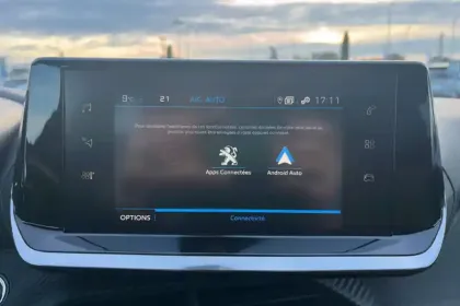 Photo 21 Peugeot 2008  PureTech 130 S&S BVM6