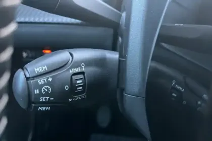 Photo 24 Peugeot 2008  PureTech 130 S&S BVM6