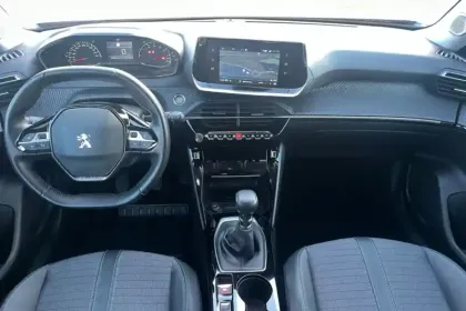 Photo 15 Peugeot 2008  PureTech 130 S&S BVM6