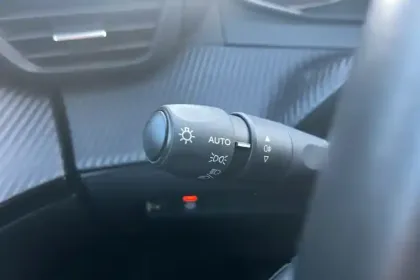 Photo 25 Peugeot 2008  PureTech 130 S&S BVM6