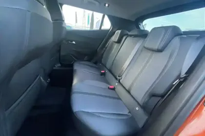 Photo 14 Peugeot 2008  PureTech 130 S&S BVM6